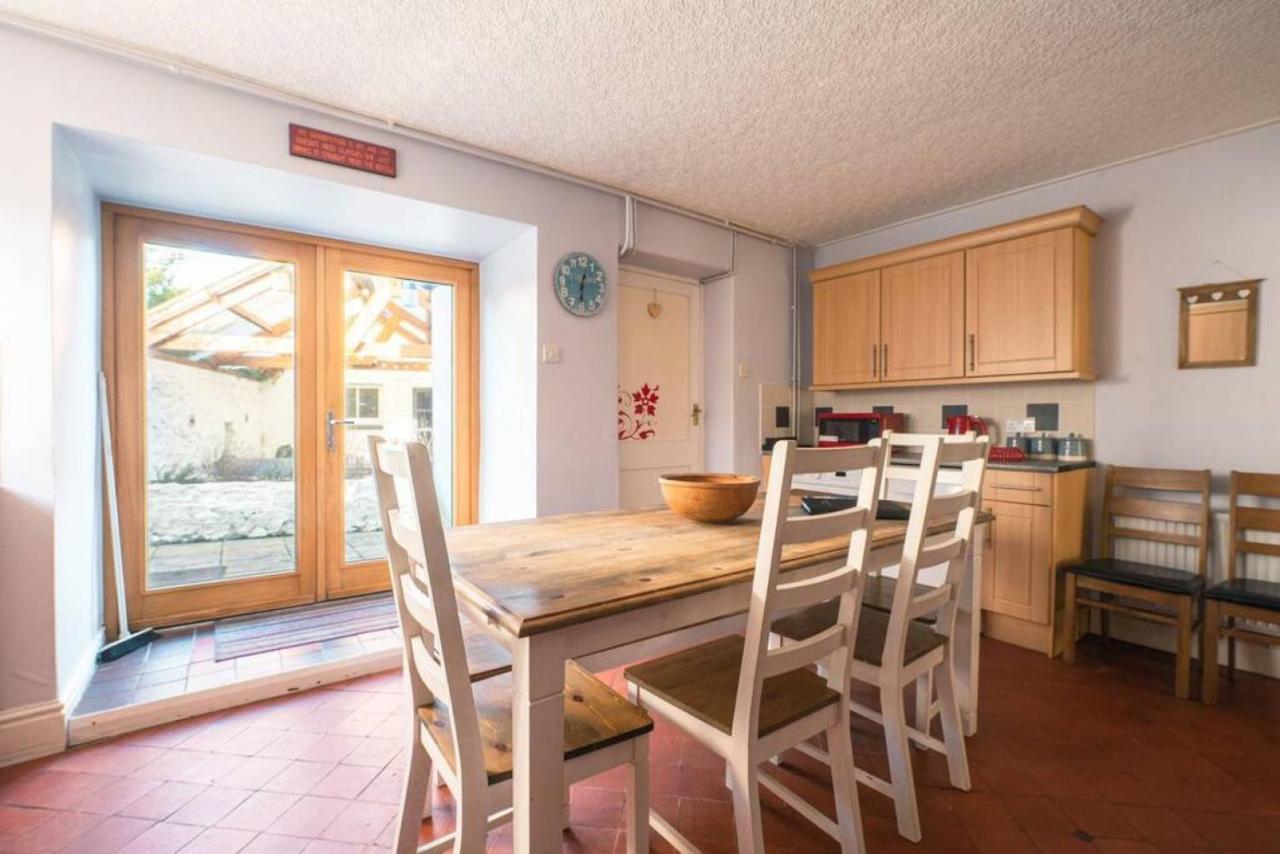 Cosy Welsh Cottage In St Davids Centre With Garden Exterior foto