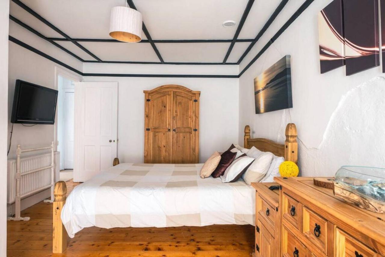 Cosy Welsh Cottage In St Davids Centre With Garden Exterior foto